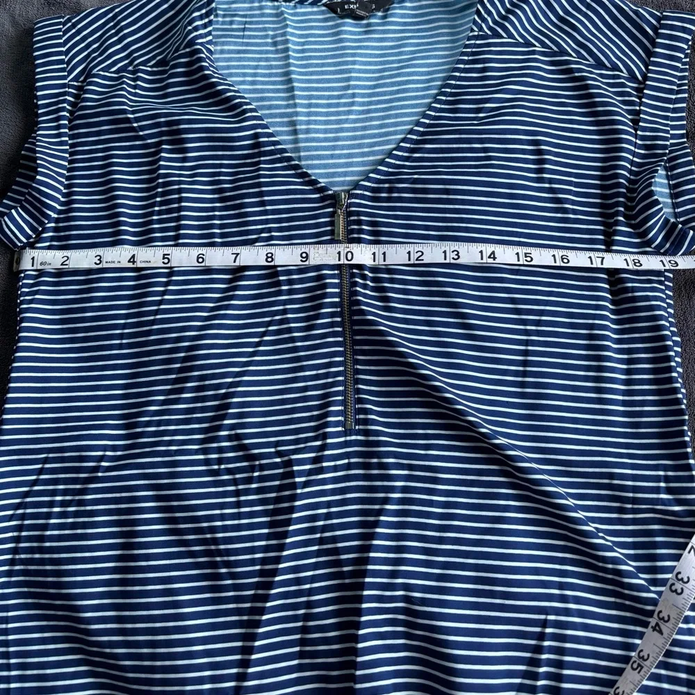 Express Navy & white‎ Striped Women's M cap sleeved top. - Picture 6 of 7